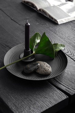 Manufacture Collier Noir Centerpiece 32x3.5cm